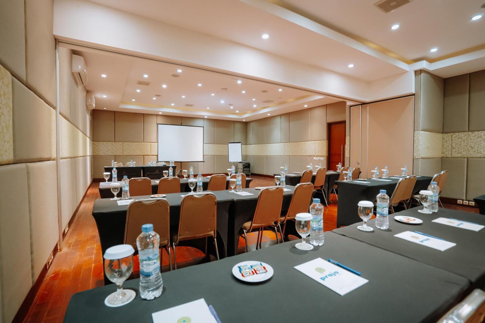 Praja Hotel Denpasar Eksteriør bilde