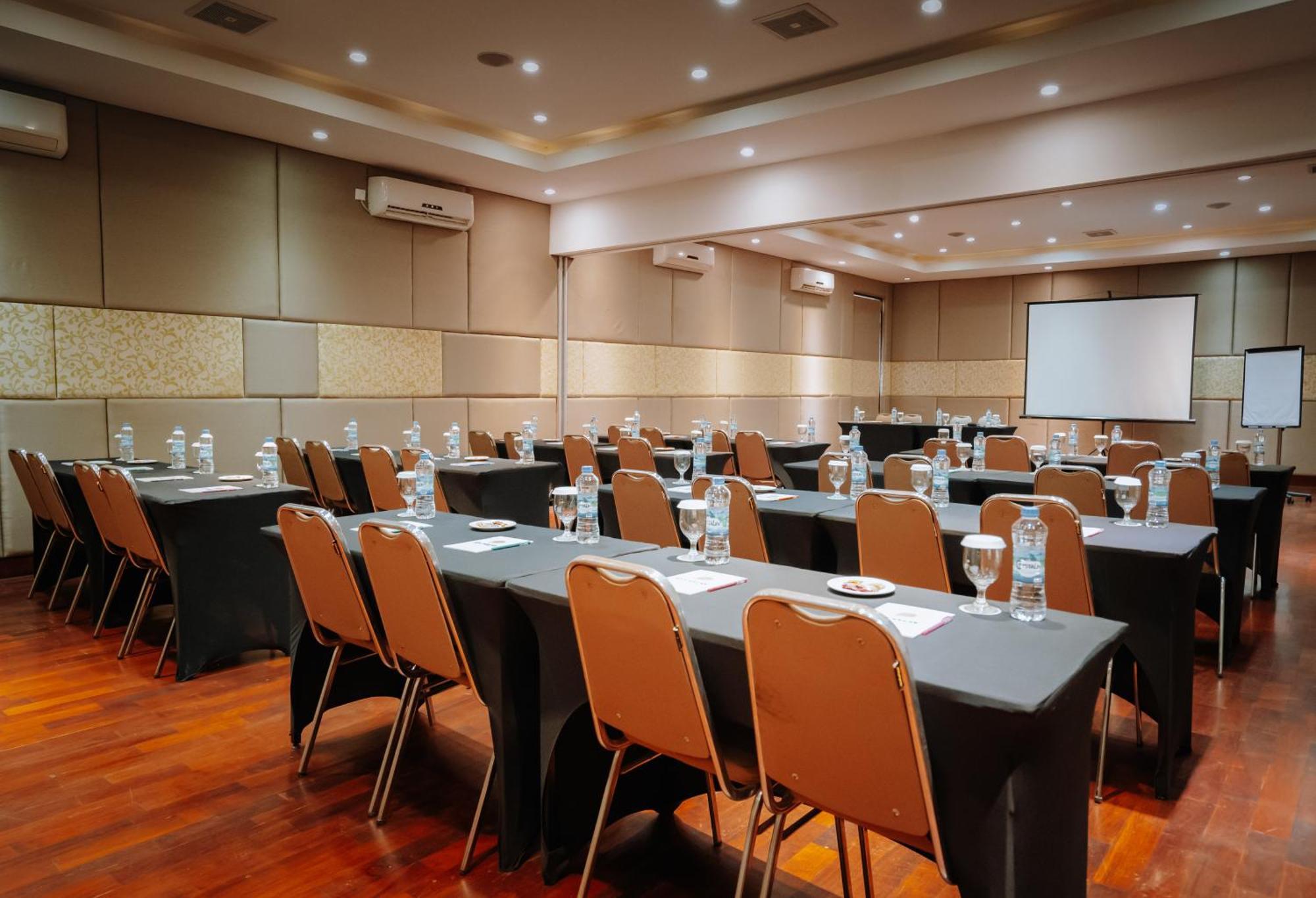 Praja Hotel Denpasar Eksteriør bilde